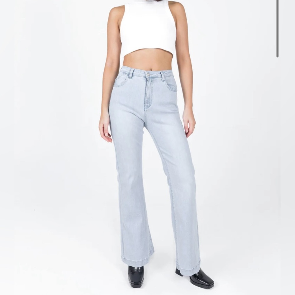 Princess Polly Light Wash Slight Distress Flare Jeans Size 4